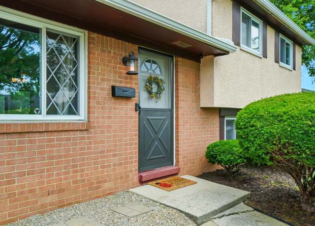 Property at 4860 Downing Dr, Columbus, OH 43232, 3 beds, 1.5 baths