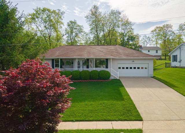 Property at 2258 Carper St, Lancaster, OH 43130, 3 beds, 2.5 baths