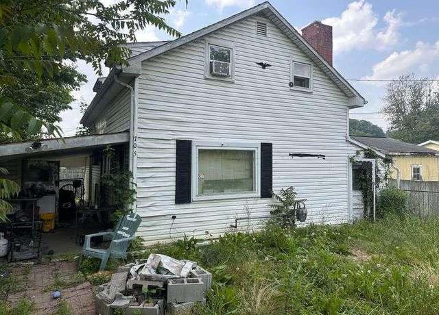 Property at 705 Madison Ave, Lancaster, OH 43130, 2 beds, 2 baths