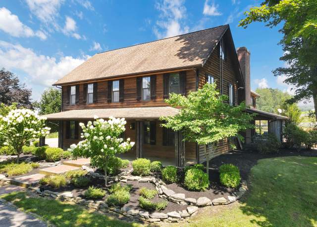 Property at 3286 Licking Valley Rd NE, Newark, OH 43055, 5 beds, 5.5 baths