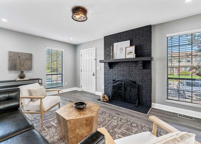 Property at 5295 Brandy Oaks Ln, Columbus, OH 43220, 2 beds, 1.5 baths
