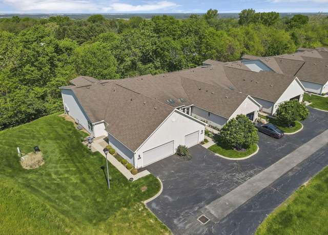 Property at 577 S Market St, Lithopolis, OH 43136, 3 beds, 2.5 baths