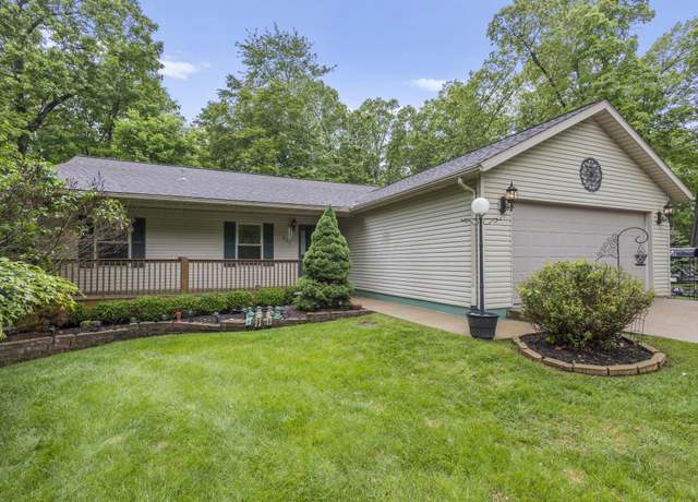 Property at 553 Floral Valley Dr W, Howard, OH 43028, 5 beds, 3 baths