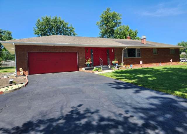 Property at 3265 Stelzer Rd, Columbus, OH 43219, 3 beds, 1.5 baths