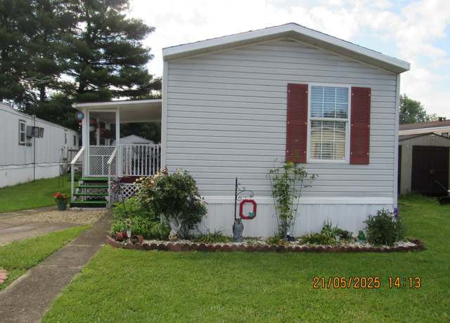 Property at 235 Parklawn Dr, Circleville, OH 43113, 3 beds, 2 baths