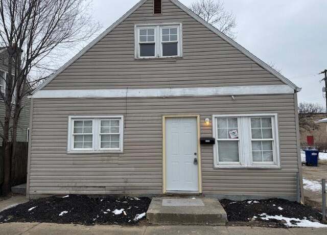 Property at 2332 Mcguffey Rd, Columbus, OH 43211, 4 beds, 1 bath