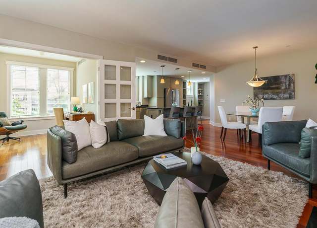 Property at 873 S Pearl St, Columbus, OH 43206, 2 beds, 2 baths