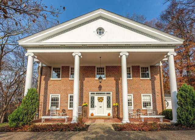 Property at 105 Dogwood Ln, Lancaster, OH 43130, 5 beds, 5.5 baths