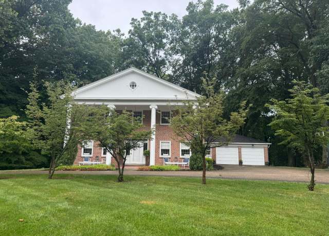 Property at 105 Dogwood Ln, Lancaster, OH 43130, 5 beds, 5.5 baths