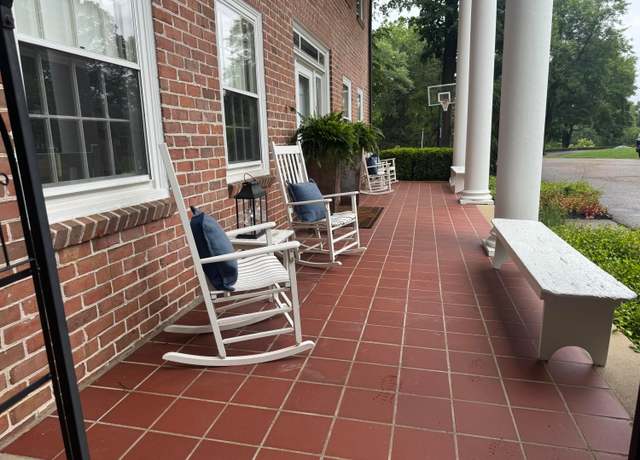 Property at 105 Dogwood Ln, Lancaster, OH 43130, 5 beds, 5.5 baths