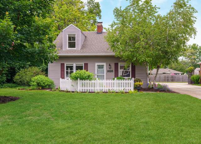Photo of 2006 Kentwell Rd, Upper Arlington, OH 43221