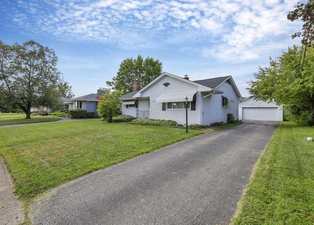 Property at 2570 Dartmoor Rd, Grove City, OH 43123, 3 beds, 1.5 baths