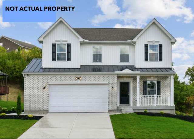 Property at 500 Walker Pointe Dr, Commercial Point, OH 43116, 4 beds, 2.5 baths
