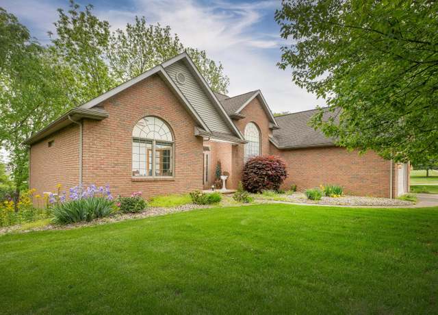 Property at 30 Woodlake Trl, Mount Vernon, OH 43050, 4 beds, 3 baths