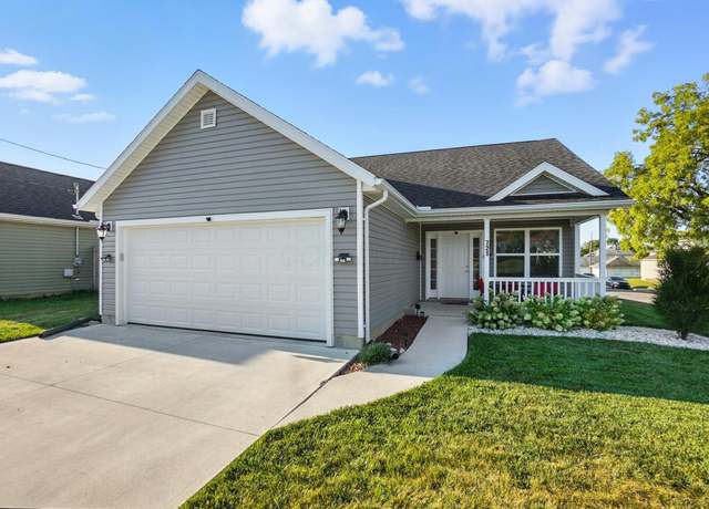 Property at 721 E Mccreight Ave, Springfield, OH 45503, 3 beds, 2 baths