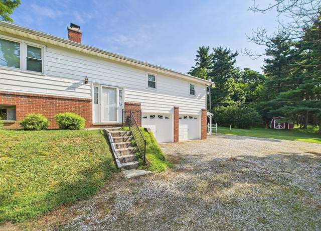 Property at 1950 Lancaster Kirkersville Rd NW, Lancaster, OH 43130, 3 beds, 3 baths