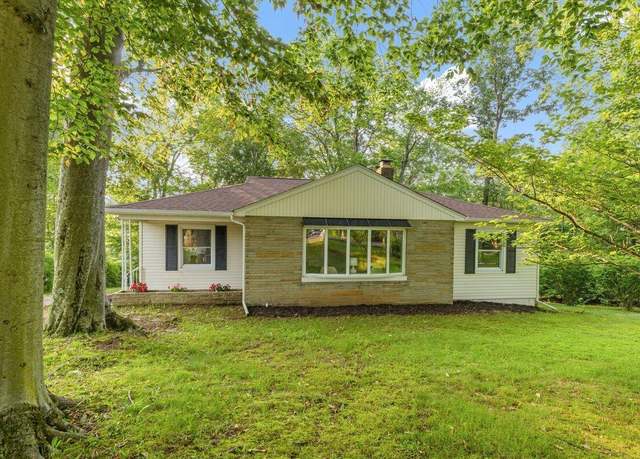 Property at 1300 Longwood Dr NE, Lancaster, OH 43130, 3 beds, 2 baths