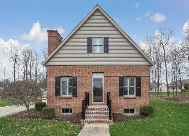 Property at 832 York St W, Mansfield, OH 44904, 2 beds, 3.5 baths
