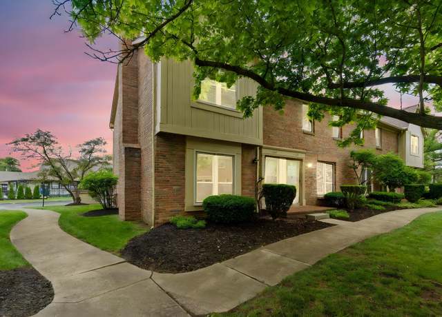 Property at 1757 Connors Point Dr, Columbus, OH 43220, 2 beds, 1.5 baths