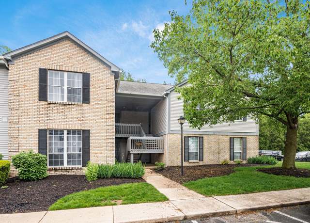 Property at 2059 Park Run Dr Unit D, Columbus, OH 43220, 2 beds, 1 bath