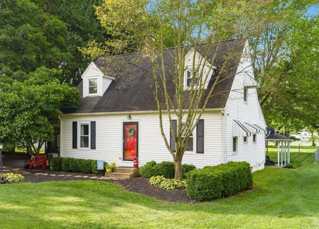 Property at 301 Moull St, Newark, OH 43055, 3 beds, 1.5 baths