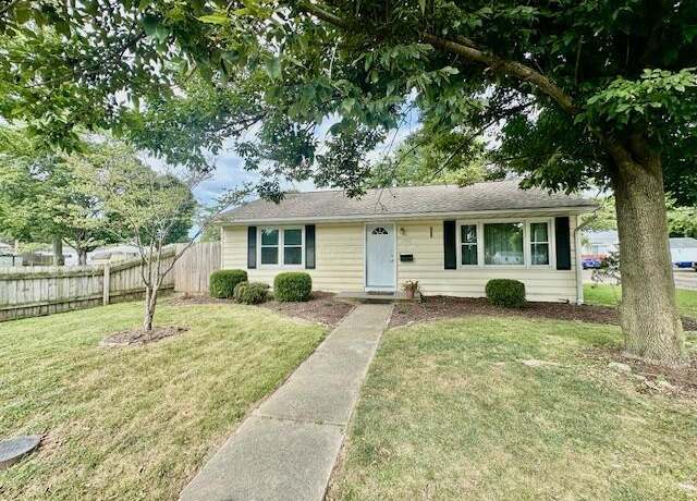Property at 1089 Sunshine St, Circleville, OH 43113, 2 beds, 1.5 baths