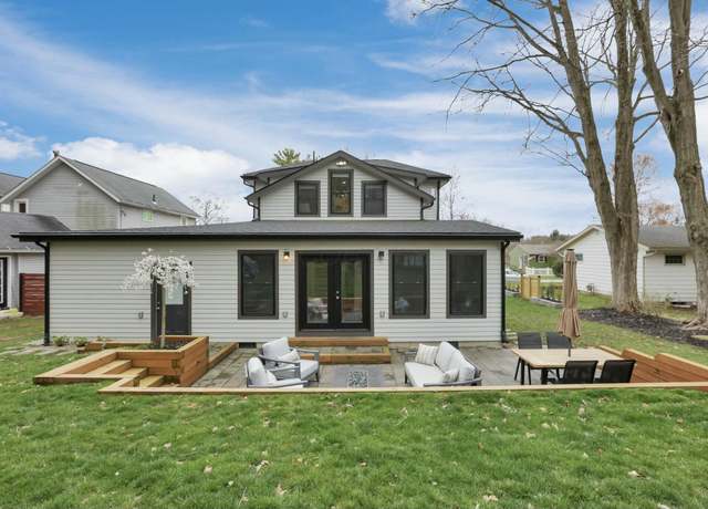 Property at 338 E Maple St, Granville, OH 43023, 3 beds, 2.5 baths
