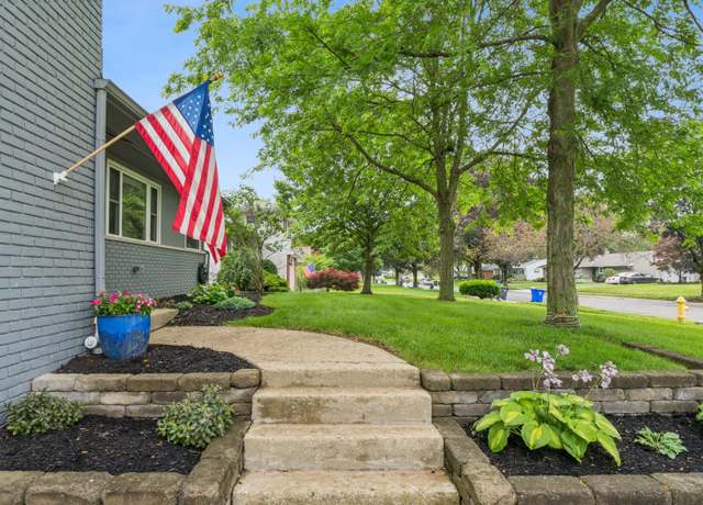 Photo of 1838 Merriweather Dr, Columbus, OH 43221