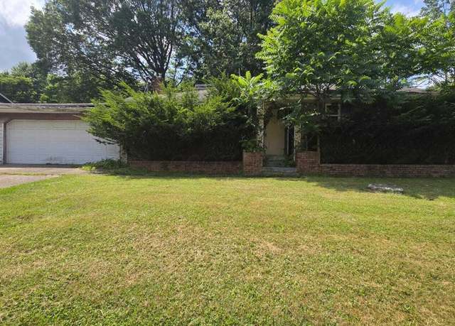 Property at 318 Camden Ave, Youngstown, OH 44505, 3 beds, 1.5 baths