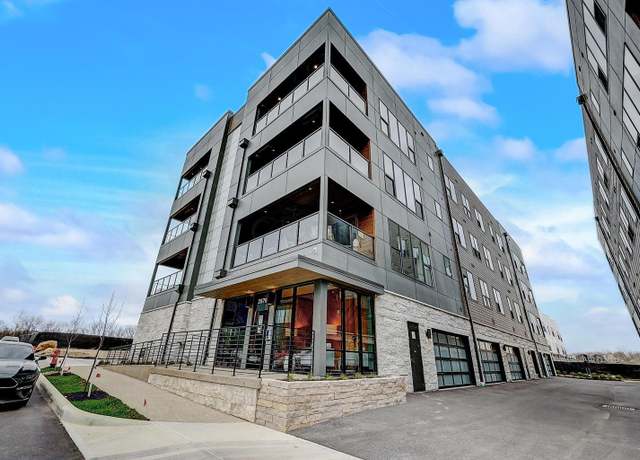Property at 2879 Kobuk Dr #202, Columbus, OH 43228, 2 beds, 2.5 baths