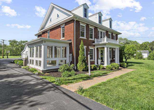 Property at 1812 Newark Granville Rd, Granville, OH 43023, 5 beds, 2.5 baths