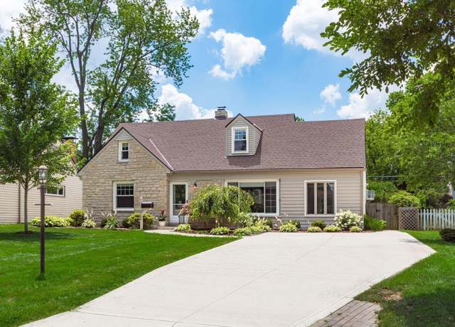 Photo of 2309 Woodstock Rd, Upper Arlington, OH 43221