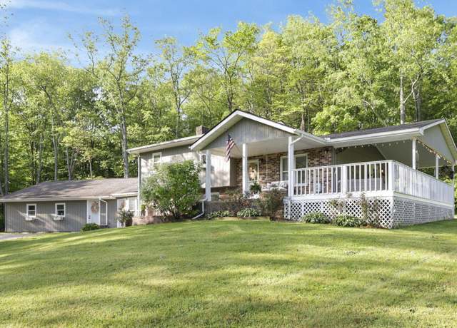 Property at 1881 Lake Rd SE, Lancaster, OH 43130, 3 beds, 2 baths
