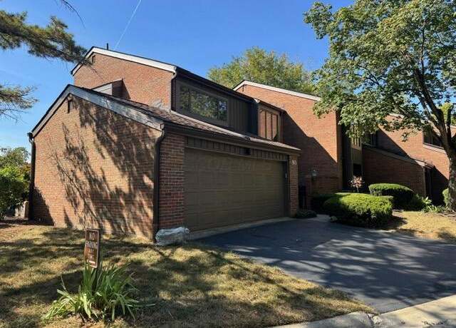 Property at 80 Glen Dr, Worthington, OH 43085, 3 beds, 3 baths