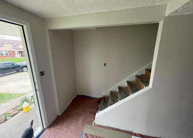 Property at 5728 Greendale Dr, Galloway, OH 43119, 4 beds, 2.5 baths
