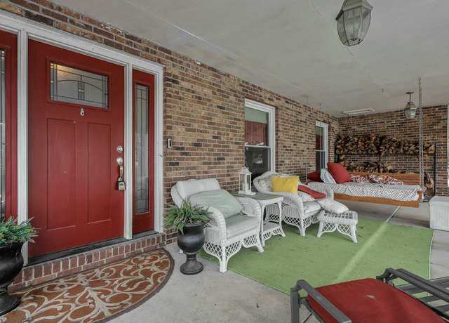 Property at 6854 Young Rd, Grove City, OH 43123, 5 beds, 2.5 baths