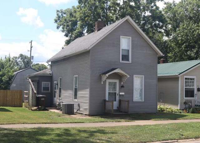 Property at 702 A&B W Gambier St, Mt Vernon, OH 43050, 4 beds, 2 baths