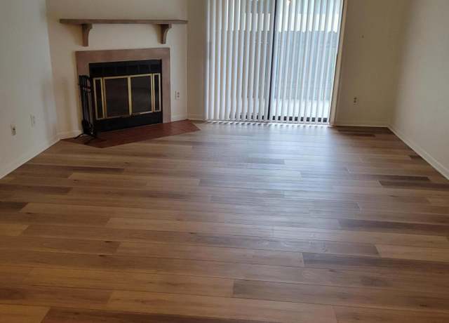 Property at 2245 Hedgerow Rd Unit C, Columbus, OH 43220, 2 beds, 2 baths