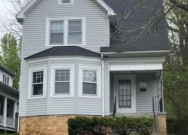 Property at 324 E Main St, Lancaster, OH 43130, 3 beds, 2.5 baths