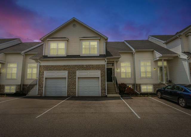 Property at 8281 Deering Oaks Dr, Blacklick, OH 43004, 2 beds, 2.5 baths