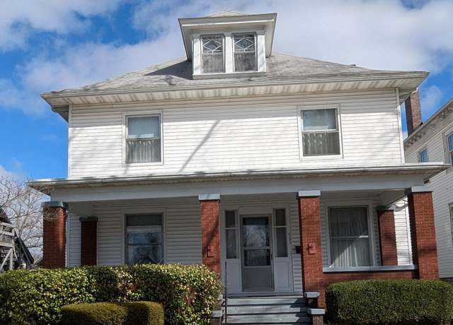 Property at 955 Adair Ave, Zanesville, OH 43701, 5 beds, 2 baths