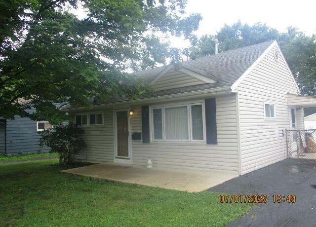Property at 1382 Elmore Ave, Columbus, OH 43224, 2 beds, 1 bath