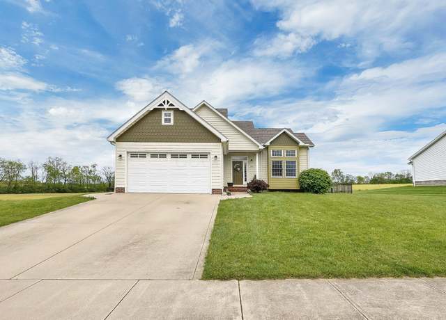Property at 1574 Brooke Park Dr, Circleville, OH 43113, 4 beds, 3.5 baths