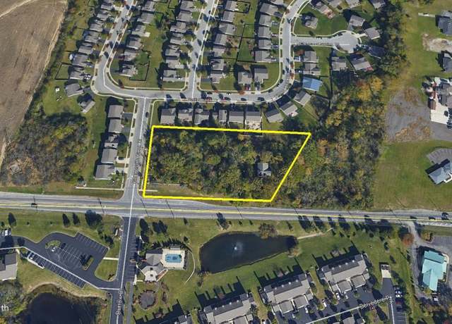 Property at 4518 Hall Rd, Columbus, OH 43228