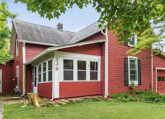 Property at 339 W Maple St, Granville, OH 43023, 4 beds, 1.5 baths