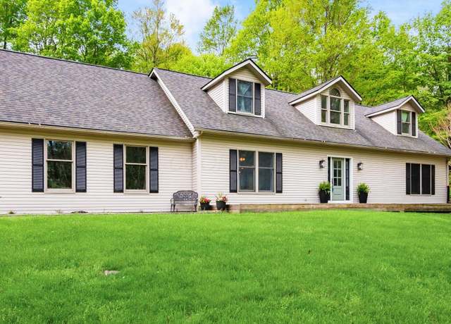 Property at 565 Welsh Ln, Granville, OH 43023, 4 beds, 2.5 baths