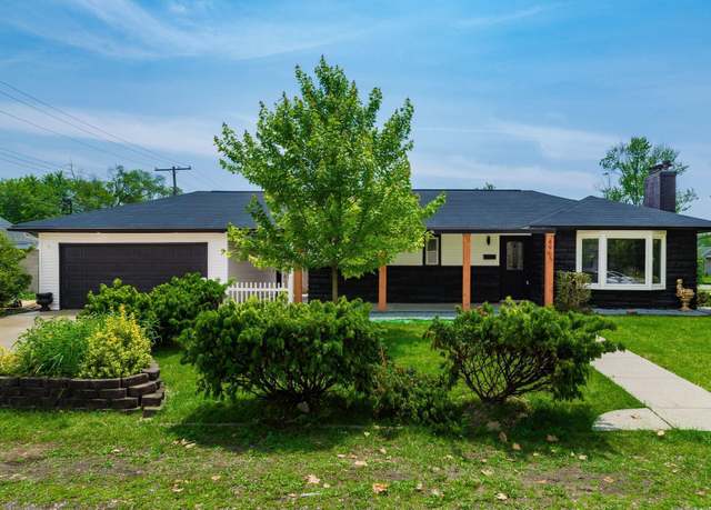 Property at 4965 Pennhurst Ave, Columbus, OH 43228, 4 beds, 2 baths