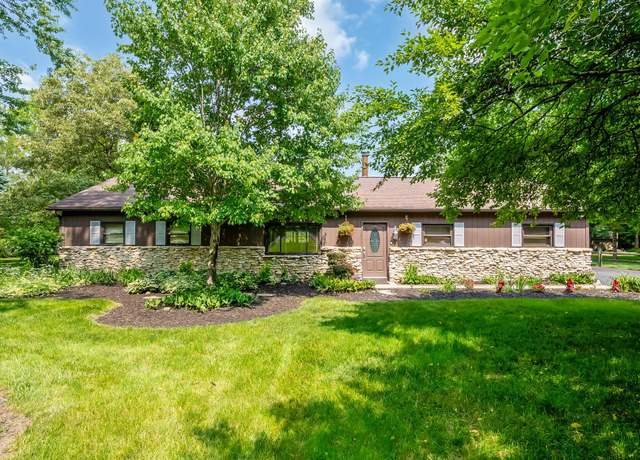 Property at 6140 Harrisburg Georgesville Rd, Grove City, OH 43123, 4 beds, 2 baths