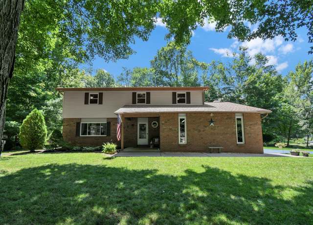 Property at 13892 Woodsedge Ct, Pickerington, OH 43147, 4 beds, 2.5 baths