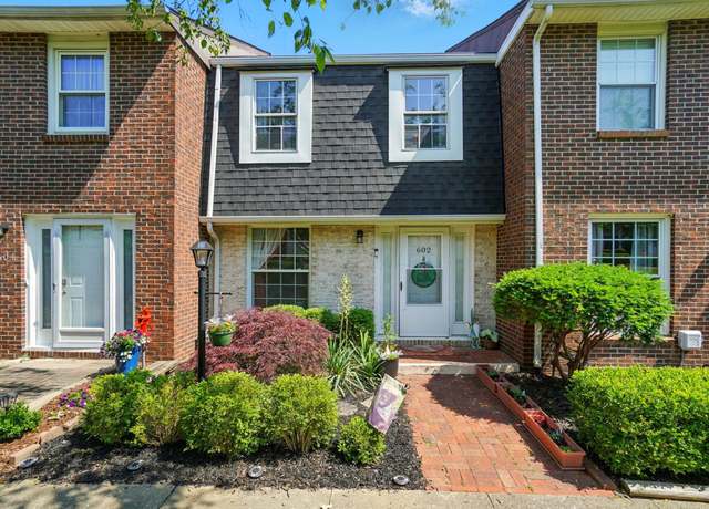 Property at 602 Dlyn St Unit H8, Columbus, OH 43228, 2 beds, 1.5 baths